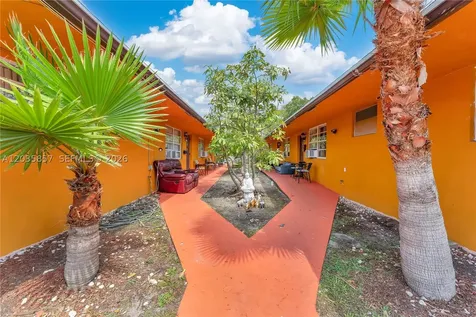 129-131 SE 5th Street Hallandale Beach FL 33009