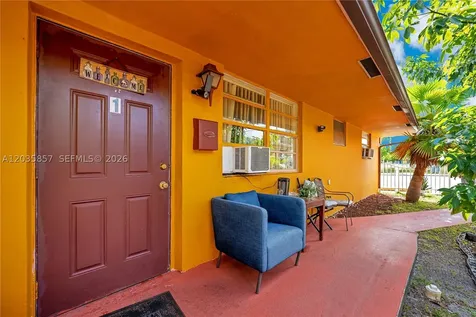 129-131 SE 5th Street Hallandale Beach FL 33009