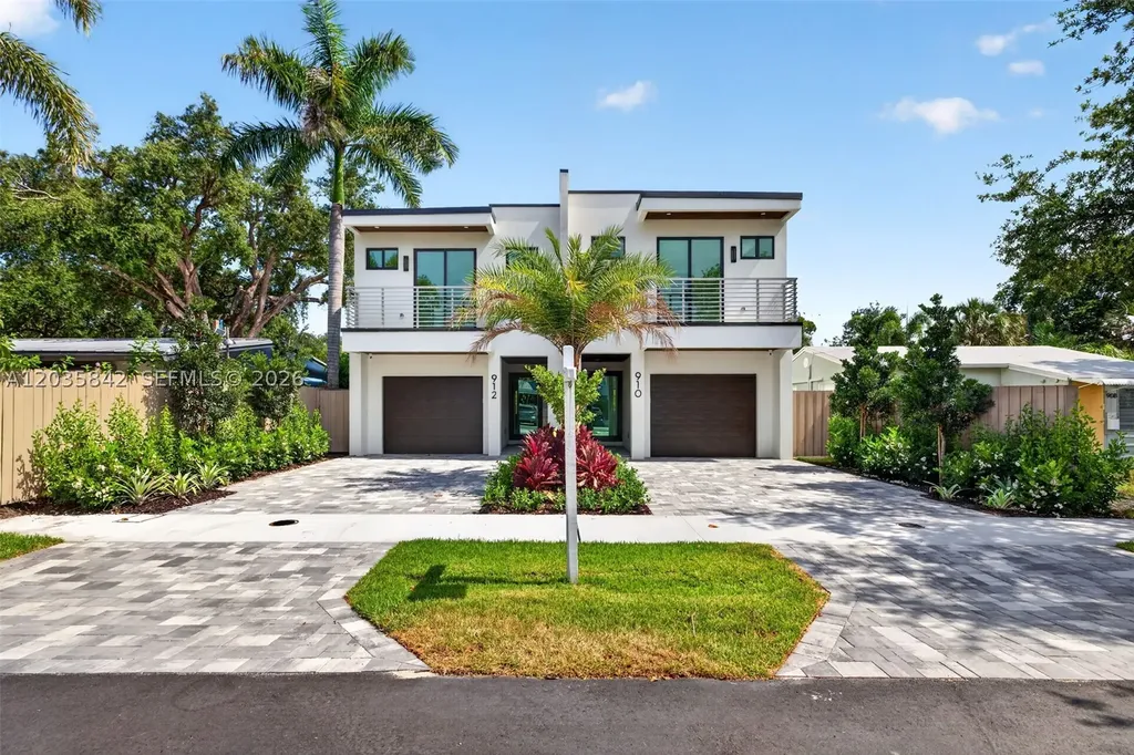 910 SE 13th Street Fort Lauderdale FL 33316