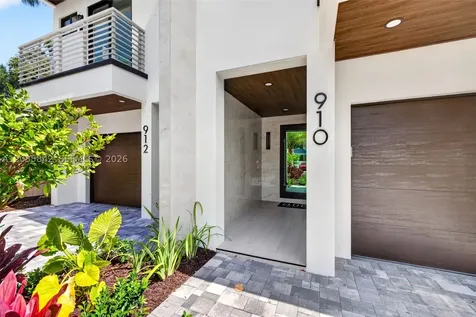 910 SE 13th Street Fort Lauderdale FL 33316