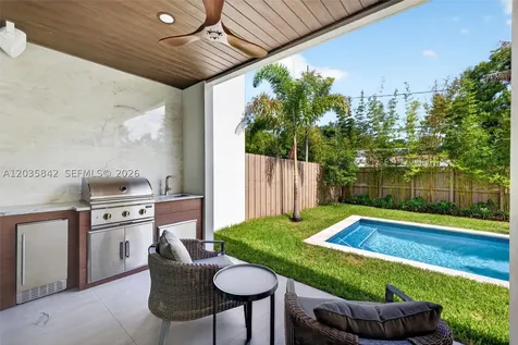 910 SE 13th Street Fort Lauderdale FL 33316