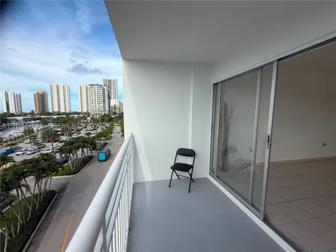 400 Kings Point Drive Sunny Isles Beach FL 33160