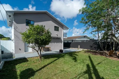 2729 SW 67th Avenue Miami FL 33155