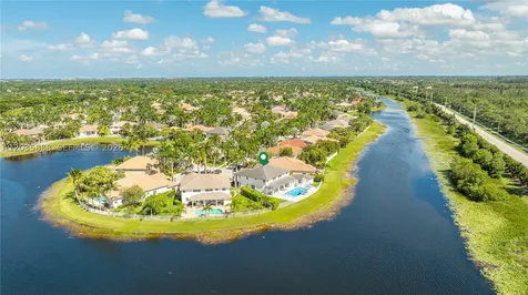 2505 Hunters Run Way Weston FL 33327