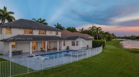 2505 Hunters Run Way Weston FL 33327