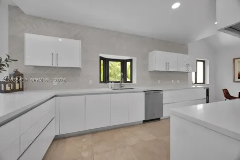 2000 S Bayshore Drive Miami FL 33133