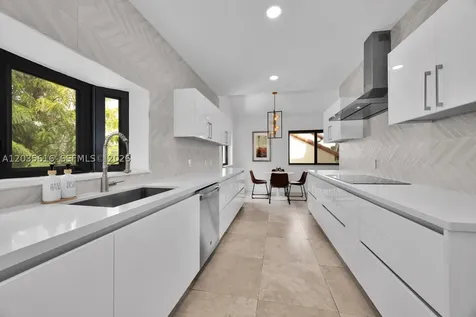 2000 S Bayshore Drive Miami FL 33133