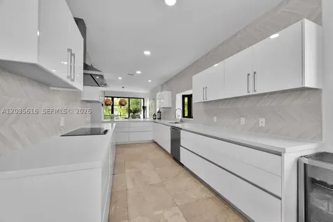 2000 S Bayshore Drive Miami FL 33133