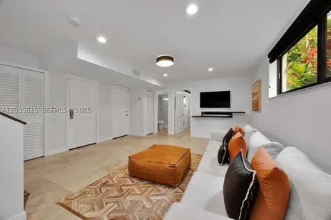 2000 S Bayshore Drive Miami FL 33133