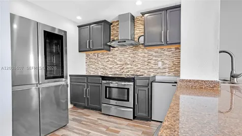 7925 Carlyle Avenue Miami Beach FL 33141