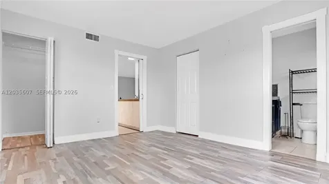 7925 Carlyle Avenue Miami Beach FL 33141