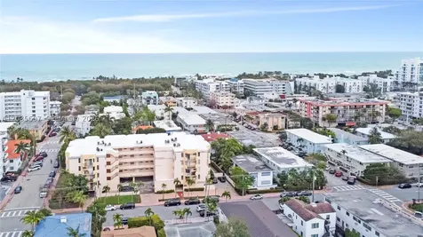 7925 Carlyle Avenue Miami Beach FL 33141