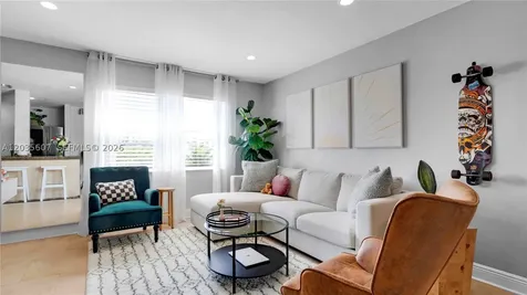 7925 Carlyle Avenue Miami Beach FL 33141