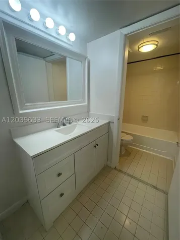 2811 N Oakland Forest Drive Oakland Park FL 33309
