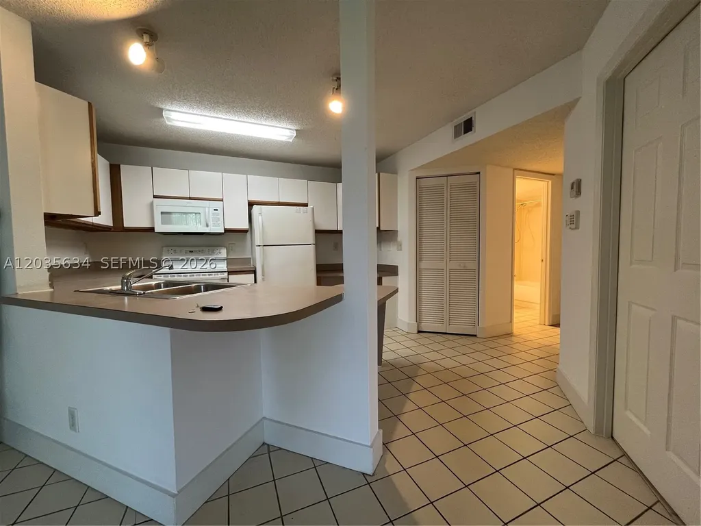 4035 W Mcnab Road Pompano Beach FL 33069