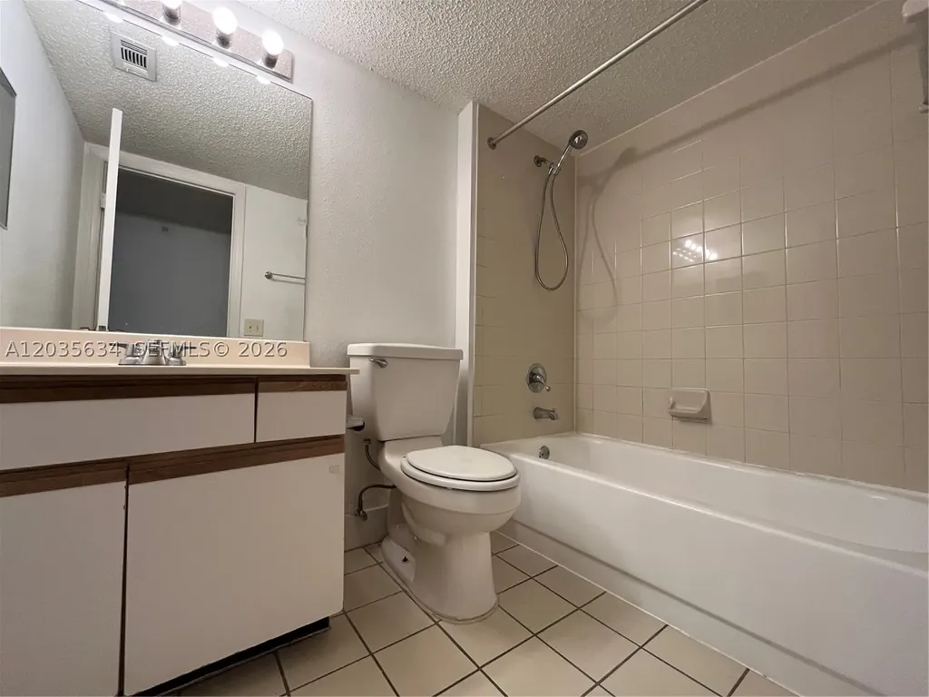 4035 W Mcnab Road Pompano Beach FL 33069
