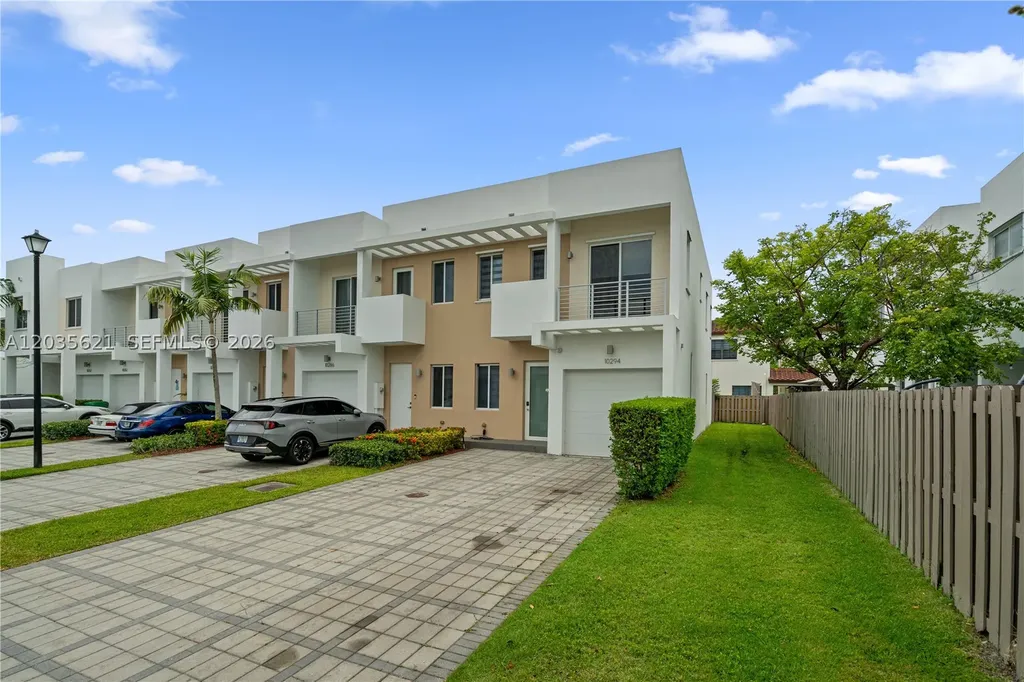 10294 NW 71st Terrace Doral FL 33178