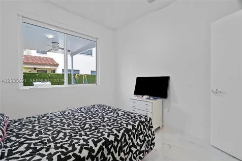 10294 NW 71st Terrace Doral FL 33178