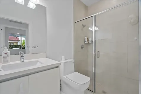 10294 NW 71st Terrace Doral FL 33178