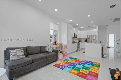 10294 NW 71st Terrace Doral FL 33178