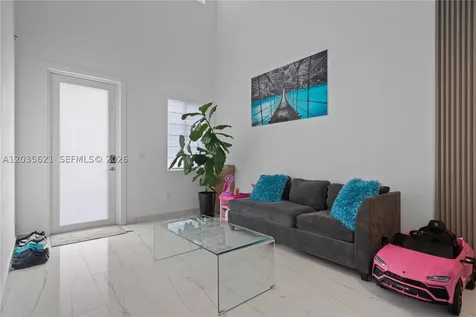 10294 NW 71st Terrace Doral FL 33178