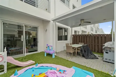 10294 NW 71st Terrace Doral FL 33178