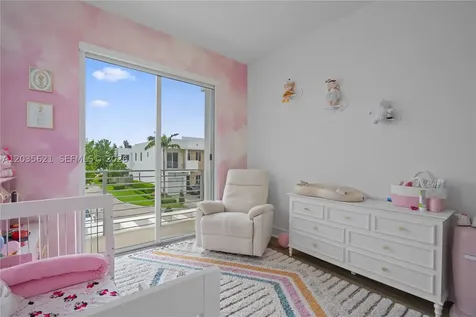 10294 NW 71st Terrace Doral FL 33178