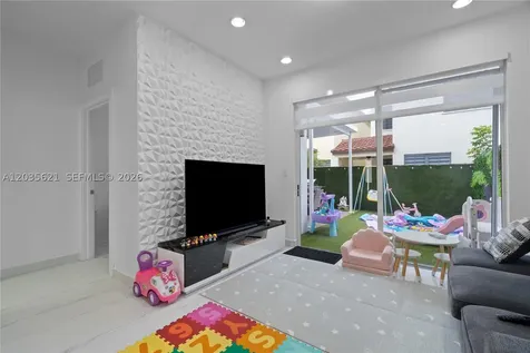 10294 NW 71st Terrace Doral FL 33178