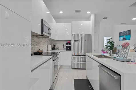 10294 NW 71st Terrace Doral FL 33178