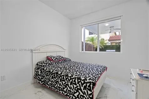 10294 NW 71st Terrace Doral FL 33178