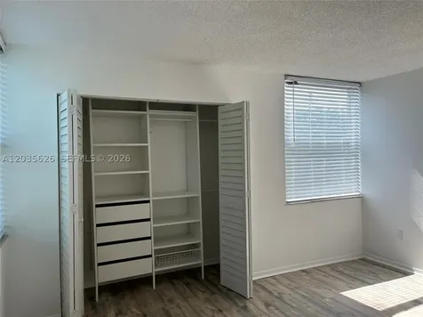 802 NW 87th Avenue Miami FL 33172
