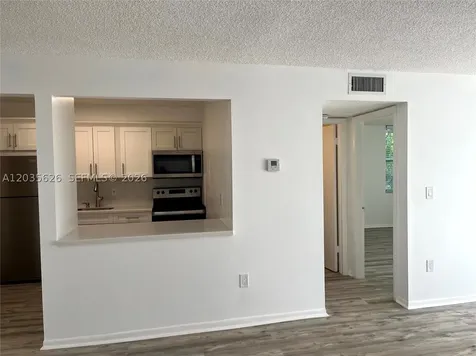 802 NW 87th Avenue Miami FL 33172