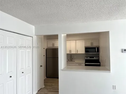 802 NW 87th Avenue Miami FL 33172