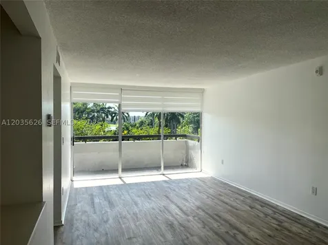 802 NW 87th Avenue Miami FL 33172