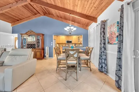 2155 Nova Village Drive Davie FL 33317