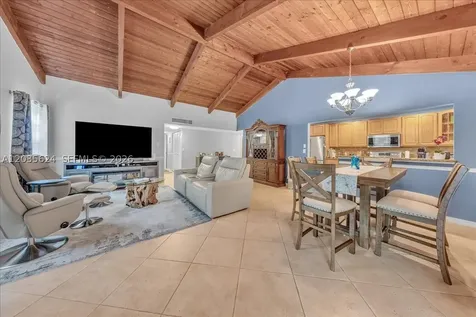 2155 Nova Village Drive Davie FL 33317