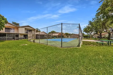 2155 Nova Village Drive Davie FL 33317