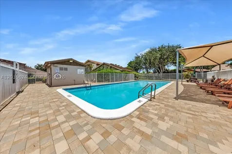 2155 Nova Village Drive Davie FL 33317