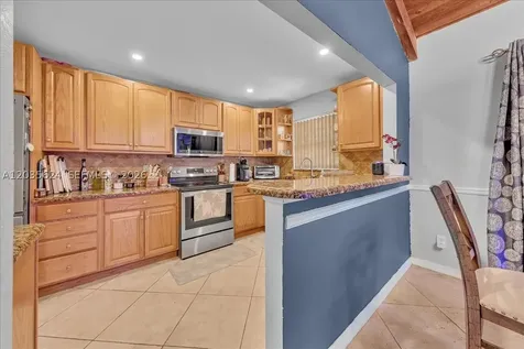 2155 Nova Village Drive Davie FL 33317