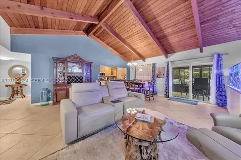 2155 Nova Village Drive Davie FL 33317