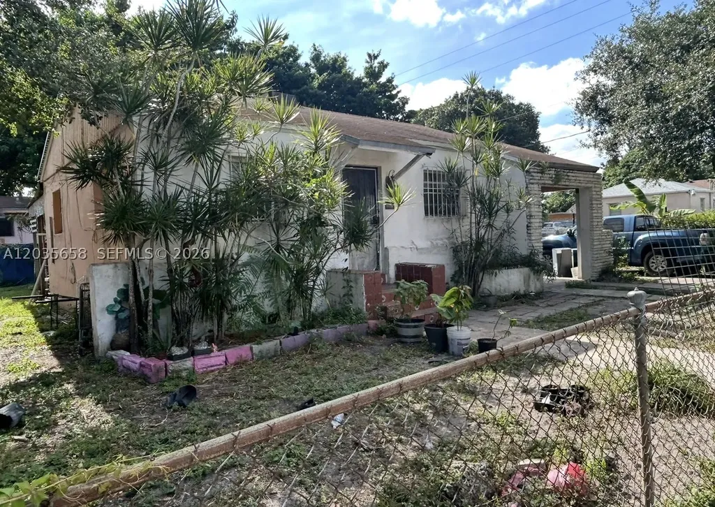 1892 NW 42nd Street Miami FL 33142