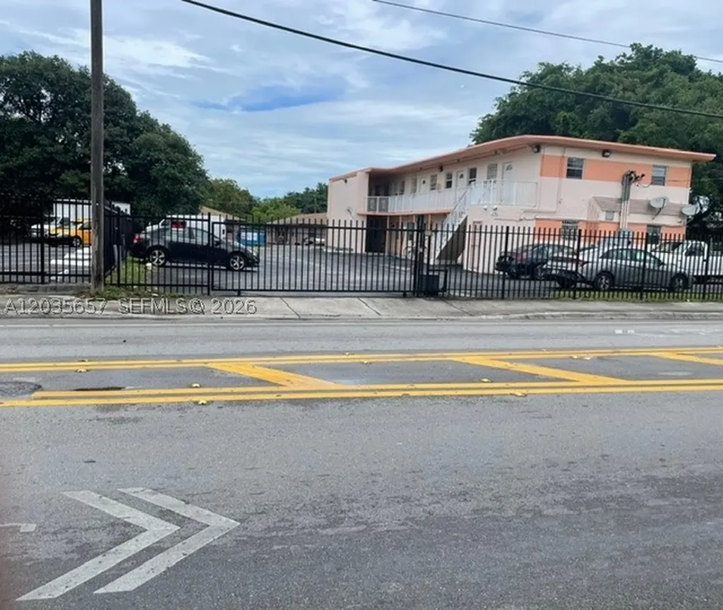 2751 NW 46th Street Miami FL 33142