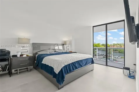 20505 E Country Club Drive Aventura FL 33180