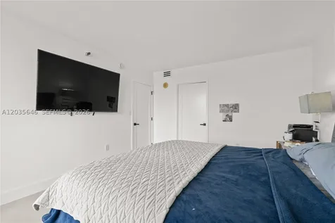 20505 E Country Club Drive Aventura FL 33180