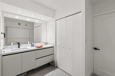20505 E Country Club Drive Aventura FL 33180