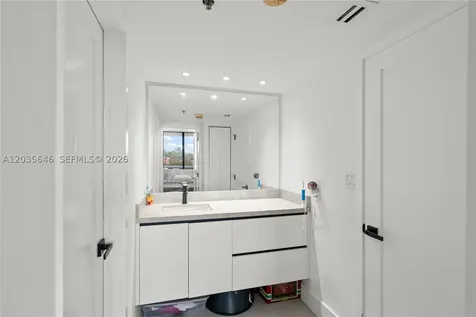 20505 E Country Club Drive Aventura FL 33180