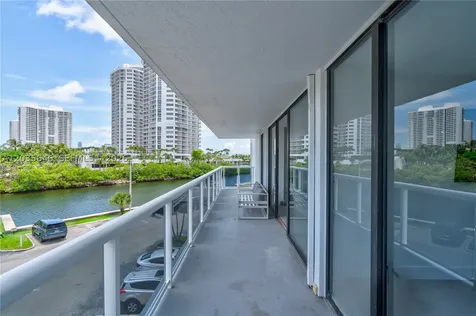 20505 E Country Club Drive Aventura FL 33180