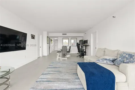 20505 E Country Club Drive Aventura FL 33180