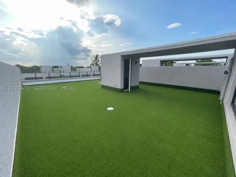 1068 NE 35th Street Oakland Park FL 33334