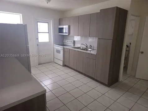2521 NW 13th Avenue Miami FL 33142